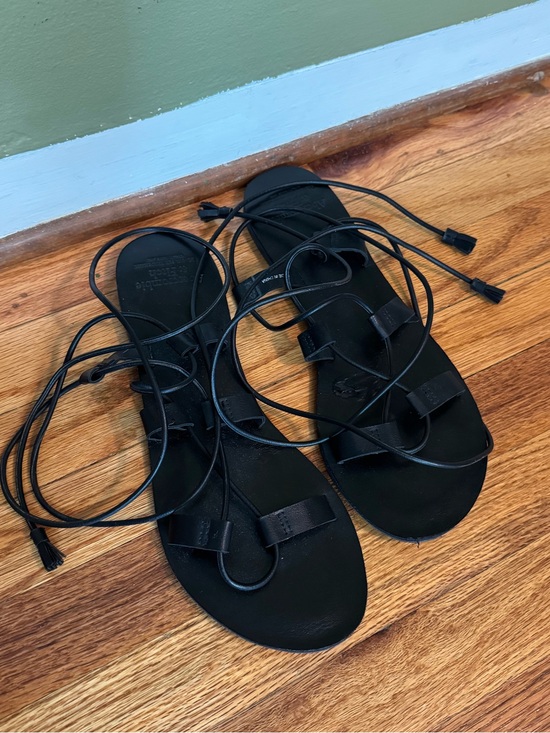 Abercrombie & Fitch Shoes - Black Lace-Up Flat Sandals - Women's Stylish Strappy Footwear Size 9 Abercrombie